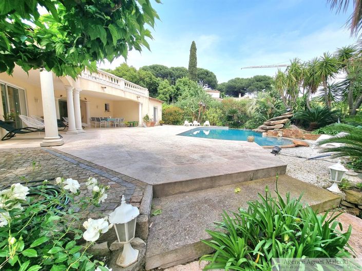 Image No.2-5 Bed House for sale