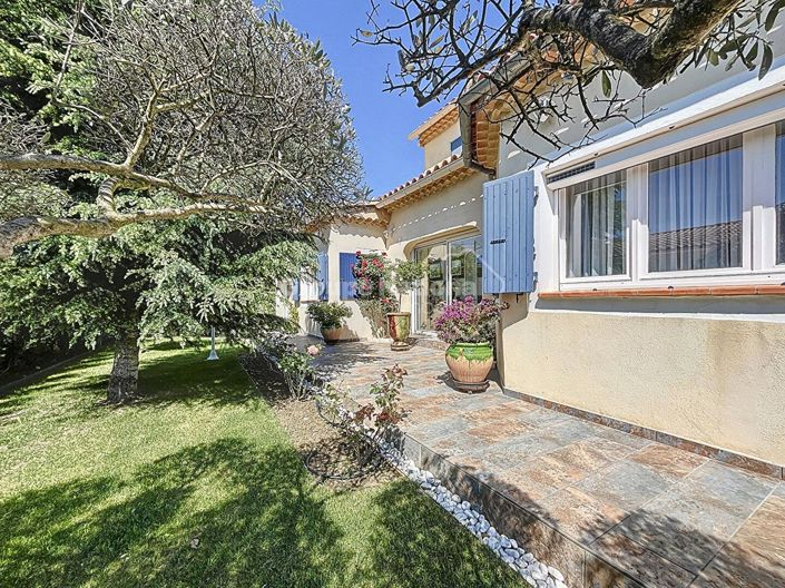 Image No.2-Propriété de 6 chambres à vendre à Rochefort-du-Gard