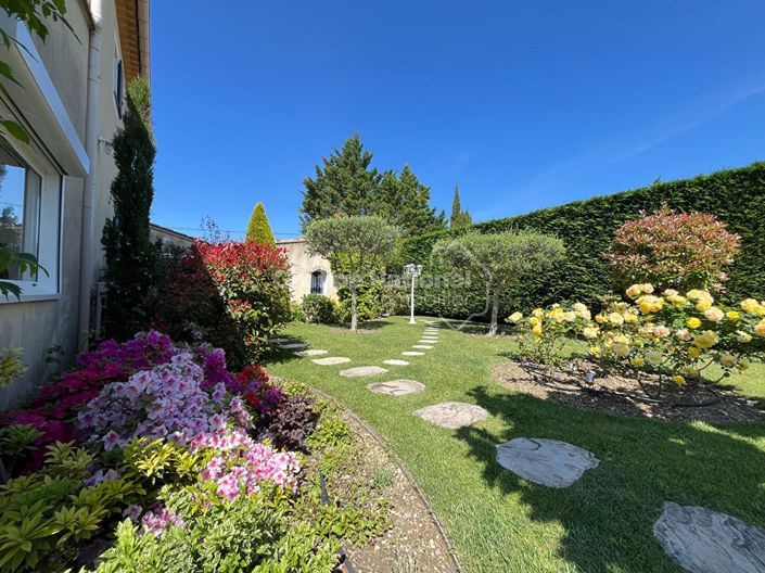 Image No.3-Propriété de 6 chambres à vendre à Rochefort-du-Gard