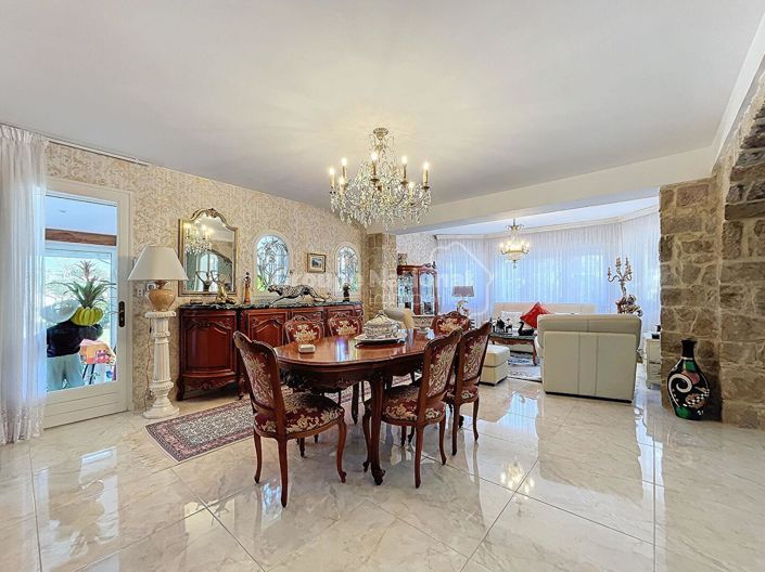 Image No.7-Propriété de 6 chambres à vendre à Rochefort-du-Gard