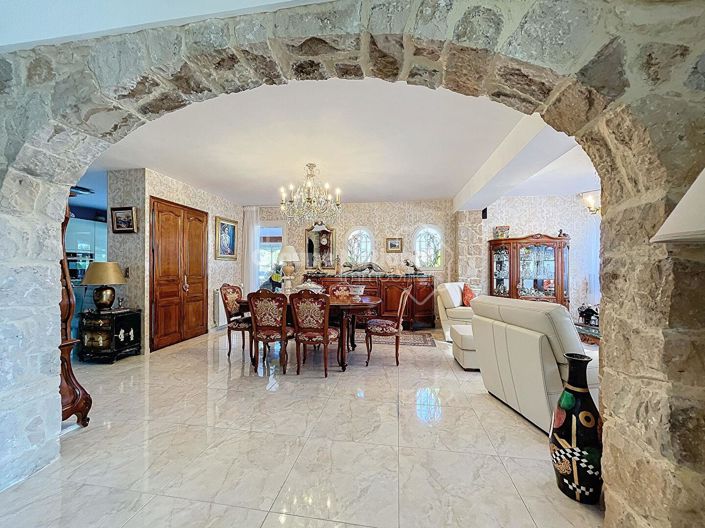 Image No.9-Propriété de 6 chambres à vendre à Rochefort-du-Gard