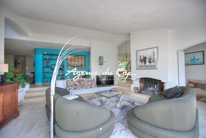 Image No.2-Maison de 4 chambres à vendre à Saint-Raphael