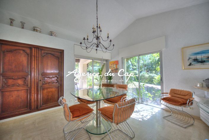 Image No.9-Maison de 4 chambres à vendre à Saint-Raphael