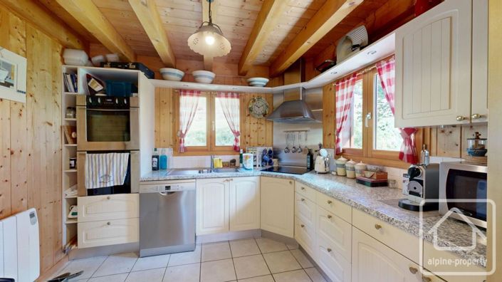 Image No.15-4 Bed Property for sale