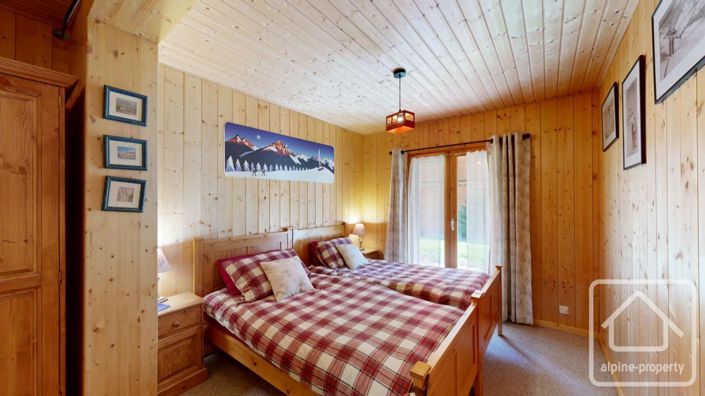 Image No.28-4 Bed Property for sale