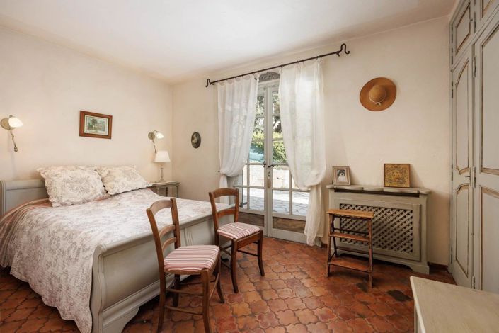 Image No.17-4 Bed House for sale