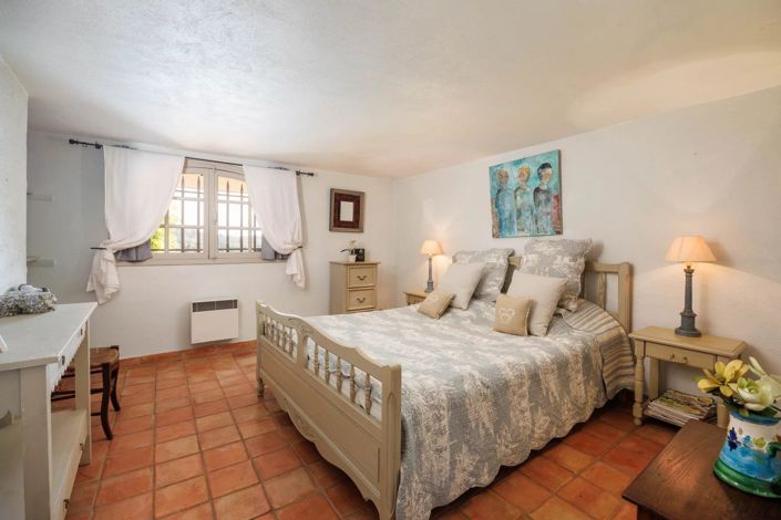 Image No.22-4 Bed House for sale