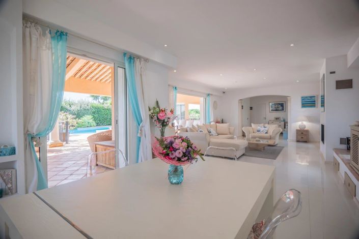 Image No.10-4 Bed House for sale