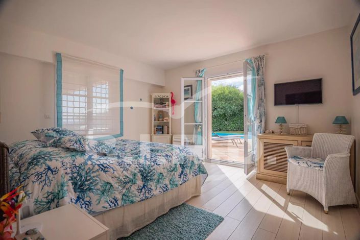 Image No.12-4 Bed House for sale