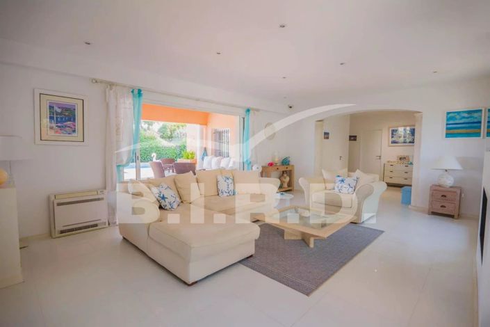 Image No.7-4 Bed House for sale