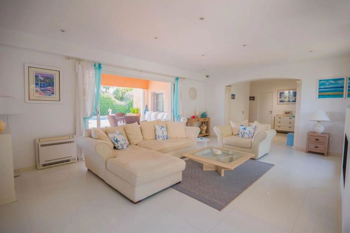 Image No.7-4 Bed House for sale