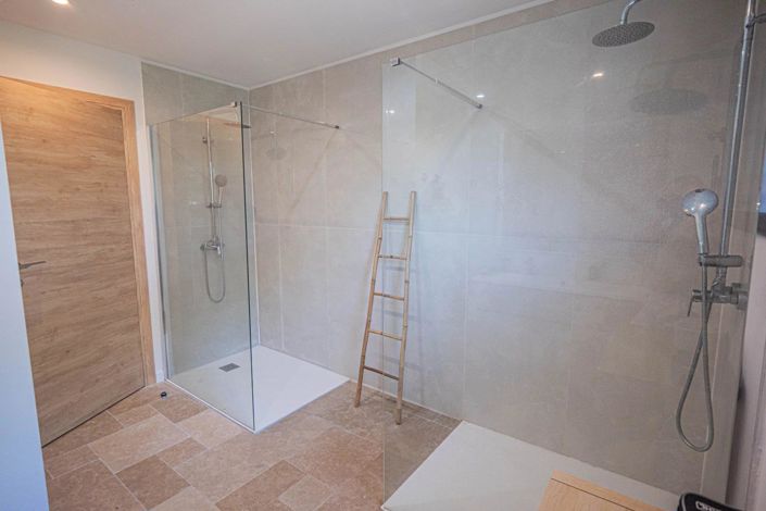 Image No.11-6 Bed House for sale