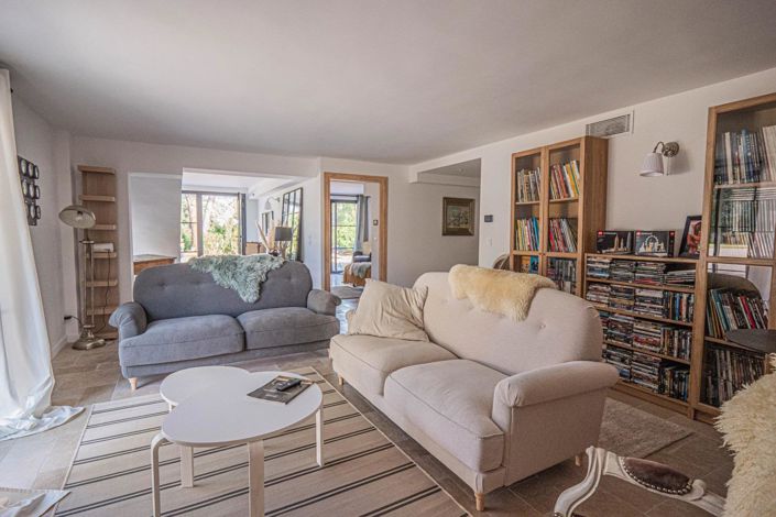 Image No.7-6 Bed House for sale