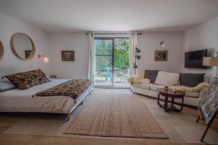 Image No.9-6 Bed House for sale