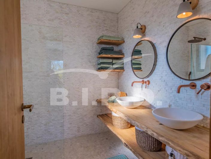 Image No.15-4 Bed House for sale