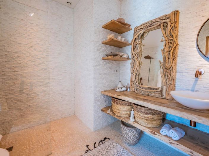 Image No.16-4 Bed House for sale