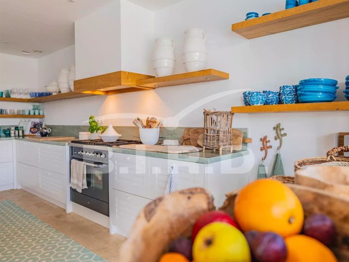 Image No.8-4 Bed House for sale