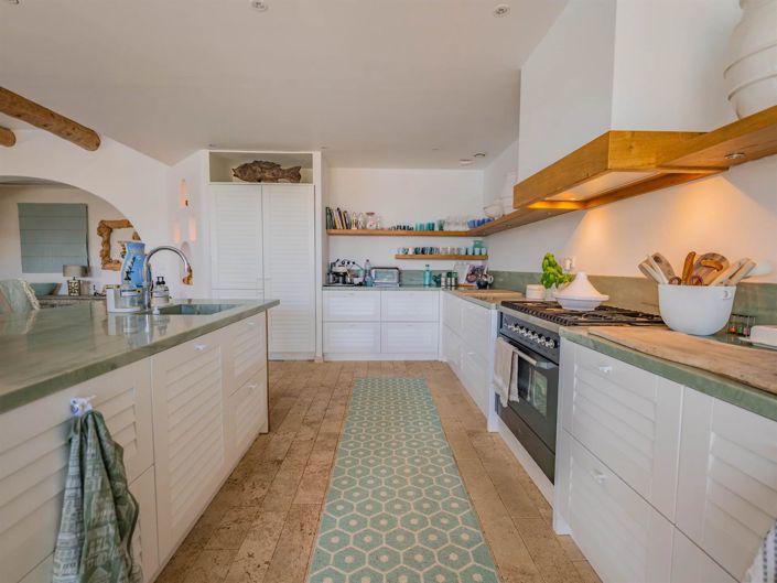 Image No.9-4 Bed House for sale