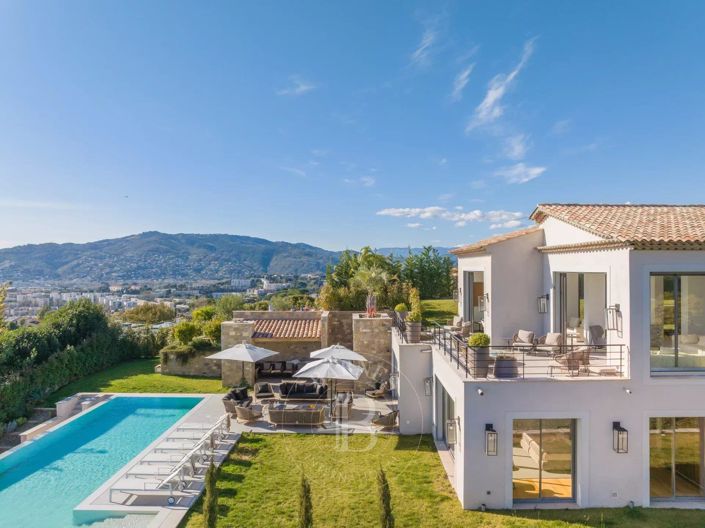 Image No.18-5 Bed House for sale