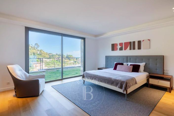 Image No.21-5 Bed House for sale