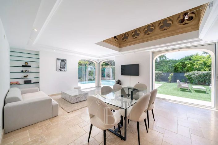 Image No.4-4 Bed House for sale