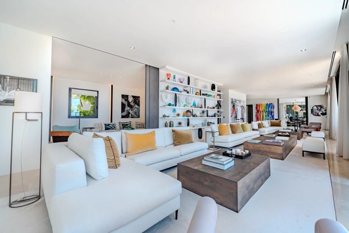 Image No.10-8 Bed House for sale