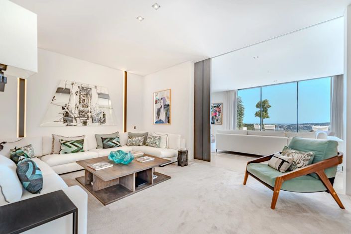 Image No.12-8 Bed House for sale