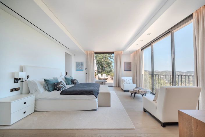 Image No.17-8 Bed House for sale