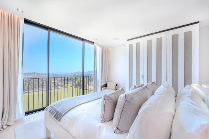 Image No.23-8 Bed House for sale