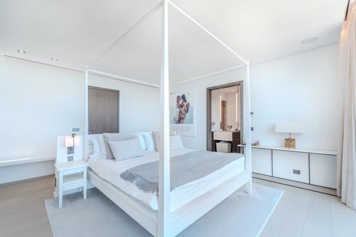 Image No.24-8 Bed House for sale