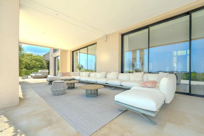 Image No.35-8 Bed House for sale