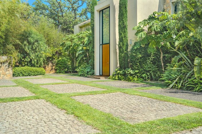 Image No.42-8 Bed House for sale