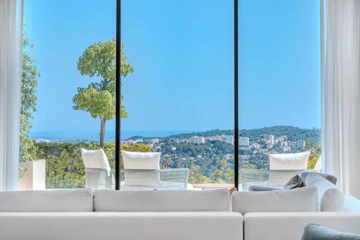 Image No.6-8 Bed House for sale