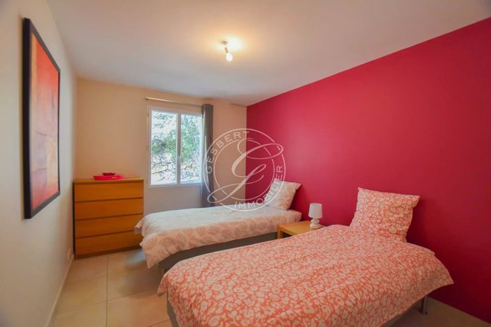 Image No.16-5 Bed House for sale