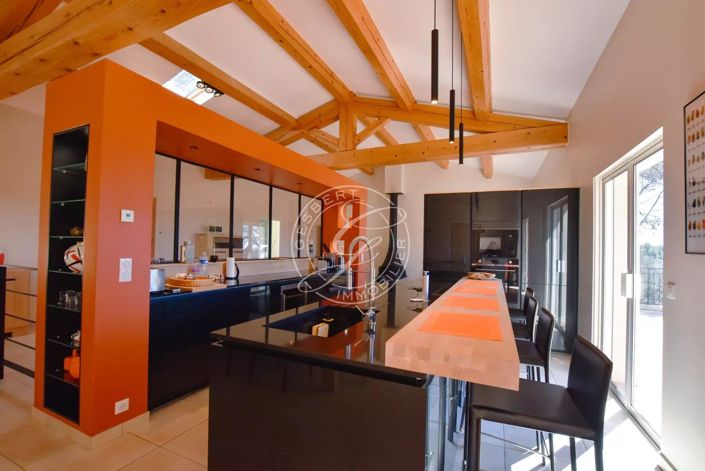 Image No.9-5 Bed House for sale