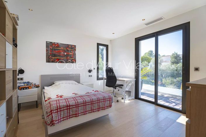 Image No.14-5 Bed House for sale