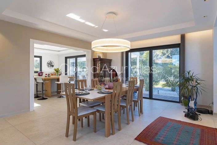 Image No.9-5 Bed House for sale