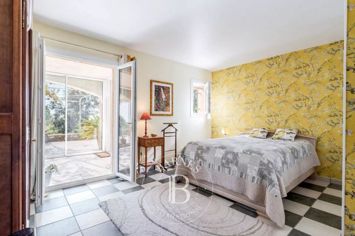 Image No.16-4 Bed House for sale