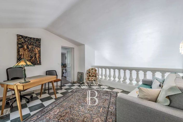 Image No.18-4 Bed House for sale