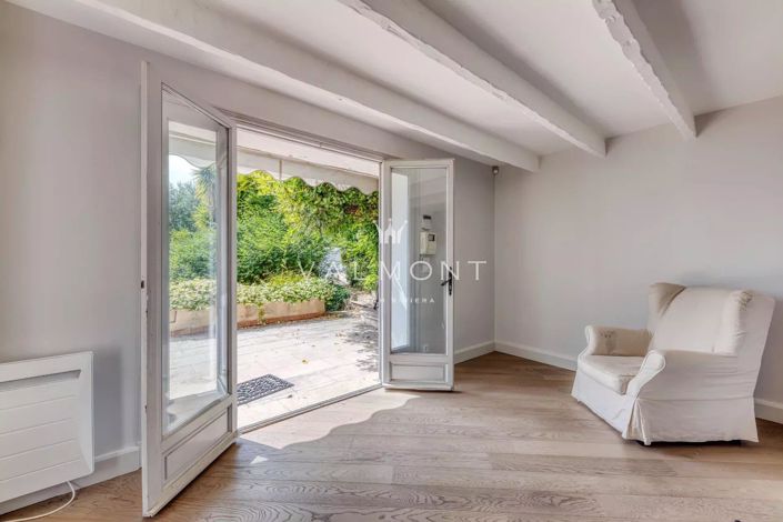 Image No.12-6 Bed House for sale