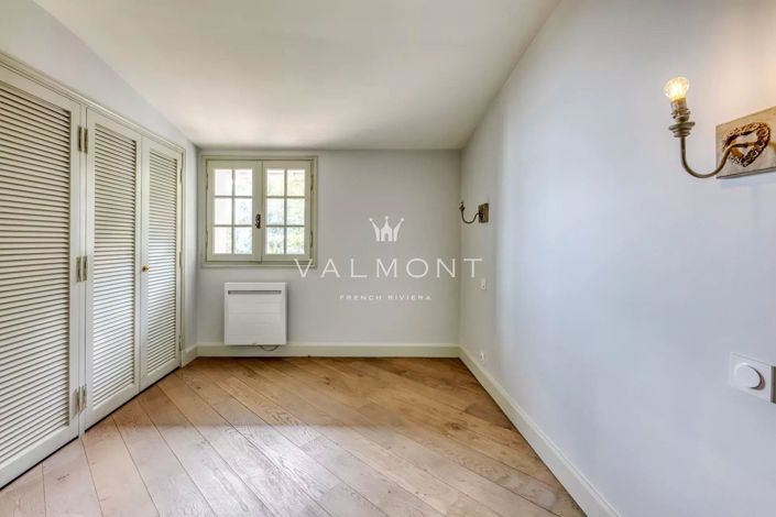 Image No.15-6 Bed House for sale