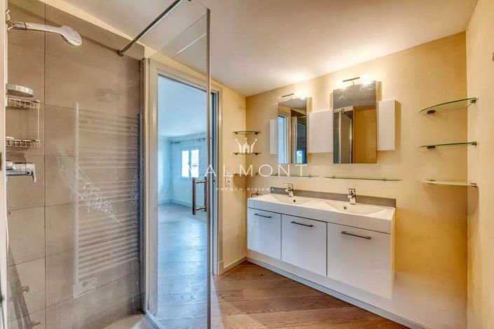 Image No.21-6 Bed House for sale