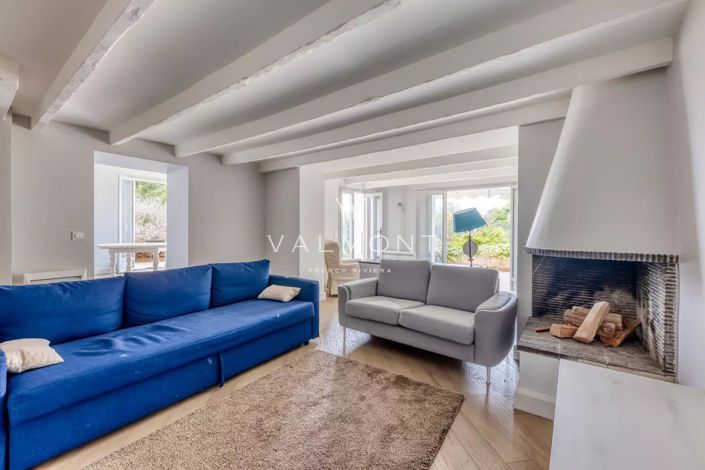 Image No.9-6 Bed House for sale