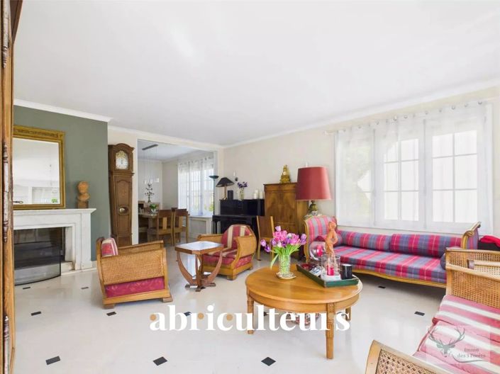 Image No.3-5 Bed House for sale