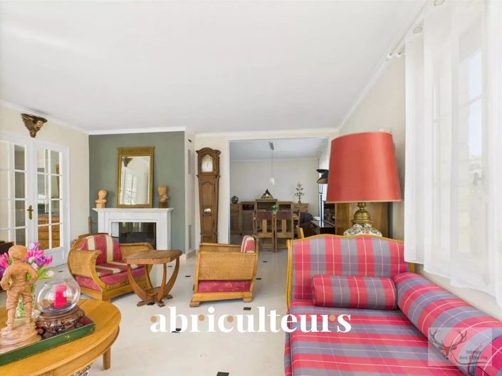 Image No.4-5 Bed House for sale