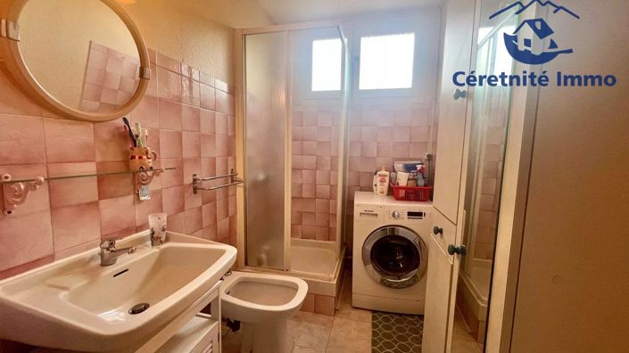 Image No.12-2 Bed Property for sale