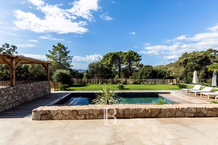 Image No.9-4 Bed House for sale