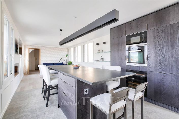 Image No.8-3 Bed Apartment for sale