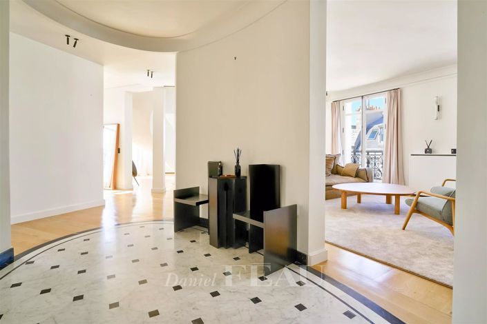 Image No.12-5 Bed Apartment for sale