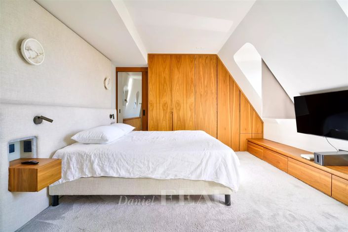 Image No.13-5 Bed Apartment for sale